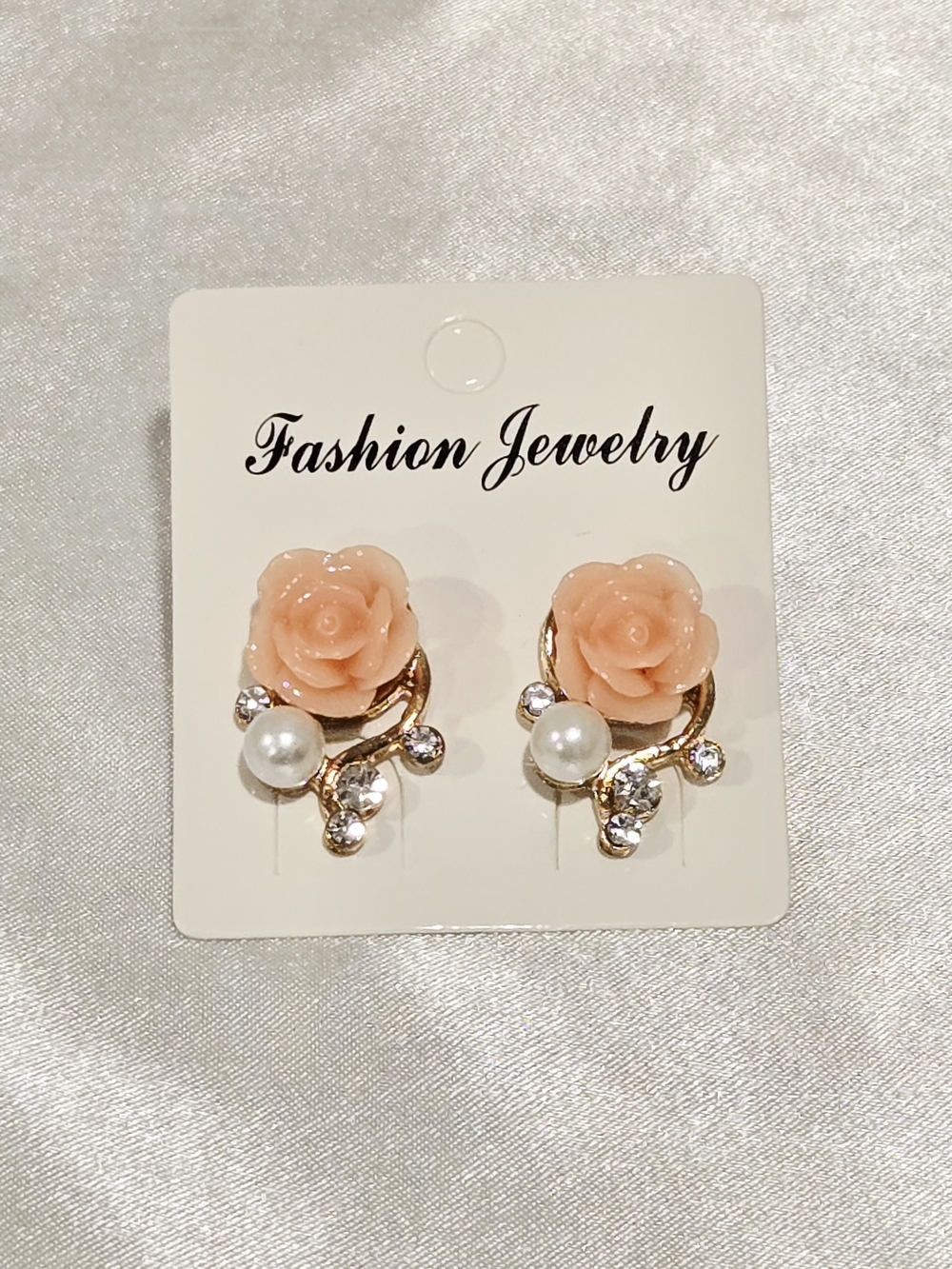 Fashion Jewelry Peach Rose Pearl & Crystal Cluster Studs NWOT